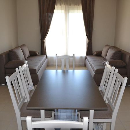 Aranyszarvas Panzio, Etterem Es Grillterasz Apartment Ngoại thất bức ảnh