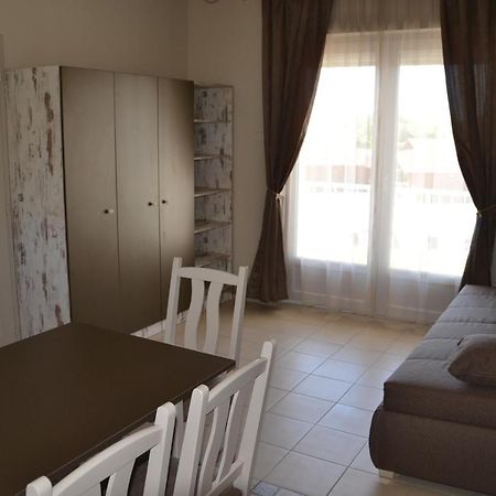 Aranyszarvas Panzio, Etterem Es Grillterasz Apartment Ngoại thất bức ảnh