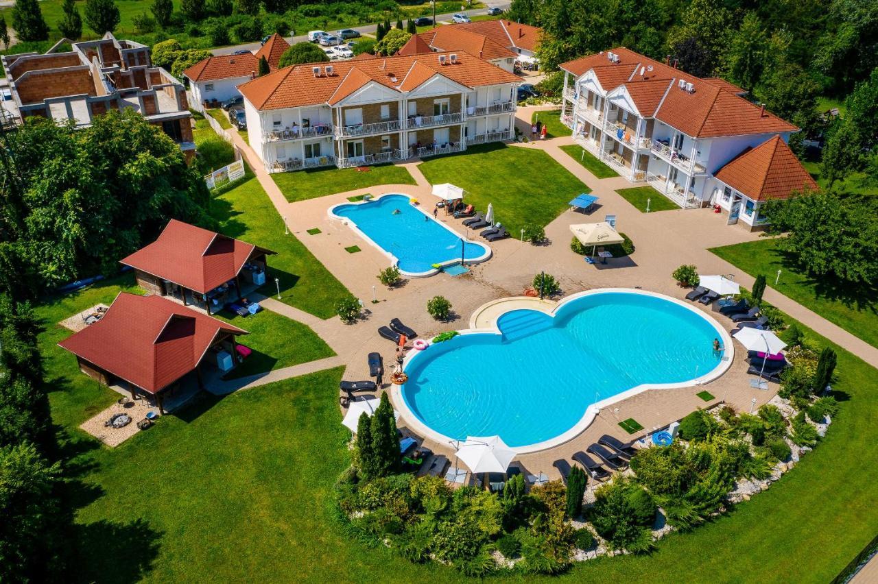 Aranyszarvas Panzio, Etterem Es Grillterasz Apartment Ngoại thất bức ảnh