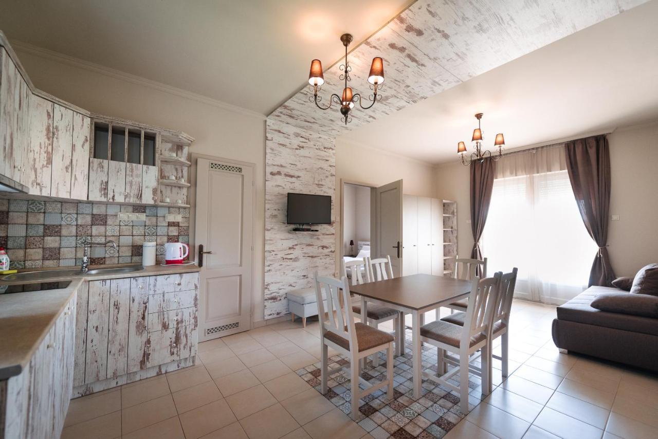 Aranyszarvas Panzio, Etterem Es Grillterasz Apartment Ngoại thất bức ảnh