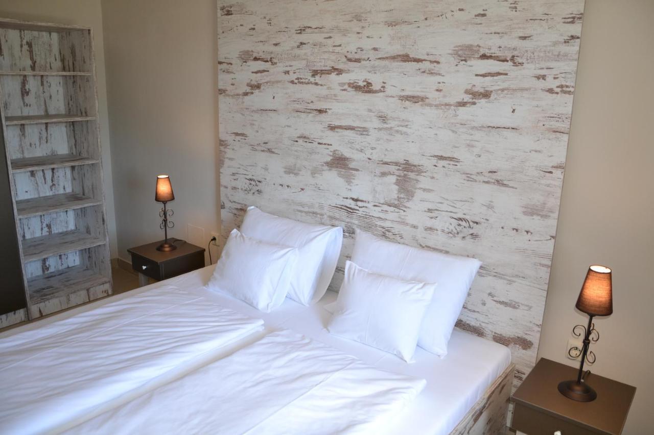 Aranyszarvas Panzio, Etterem Es Grillterasz Apartment Ngoại thất bức ảnh