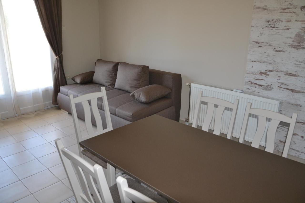 Aranyszarvas Panzio, Etterem Es Grillterasz Apartment Ngoại thất bức ảnh