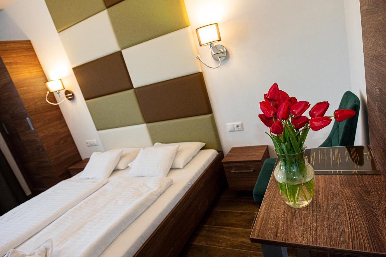 Aranyszarvas Panzio, Etterem Es Grillterasz Apartment Ngoại thất bức ảnh