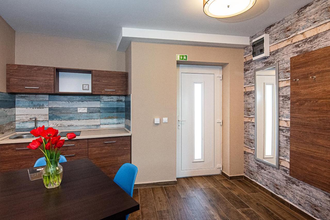 Aranyszarvas Panzio, Etterem Es Grillterasz Apartment Ngoại thất bức ảnh
