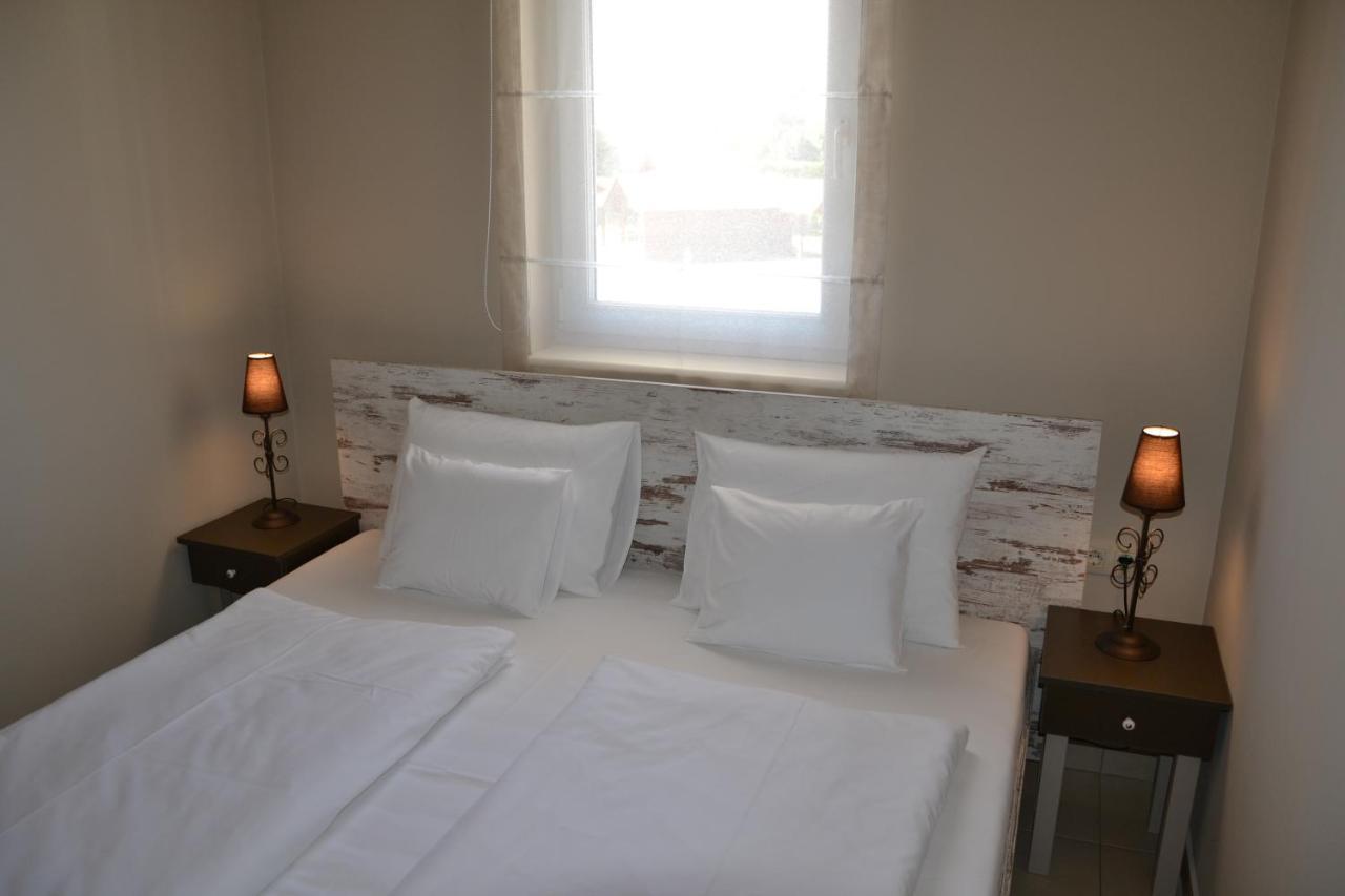 Aranyszarvas Panzio, Etterem Es Grillterasz Apartment Ngoại thất bức ảnh